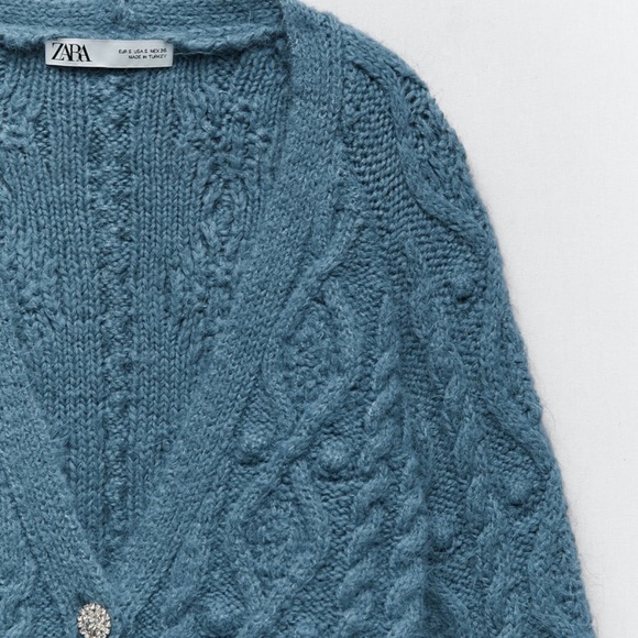 JEWEL BUTTON CABLE-KNIT CARDIGAN - Picture 4 of 7